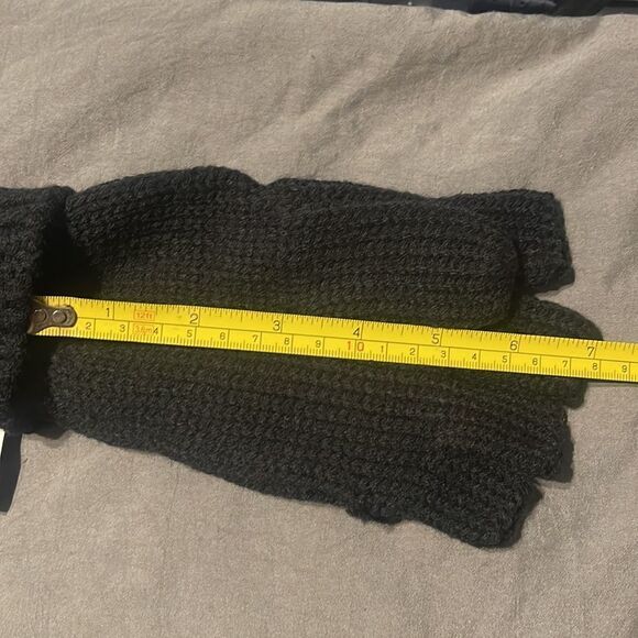 Fingerless gloves and headband - Picture 10 of 11
